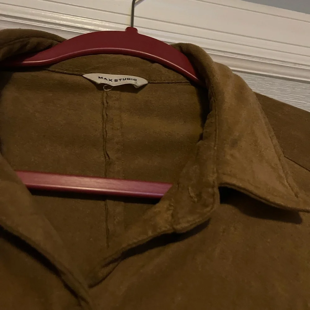 Button down shirt - Picture 2 of 3